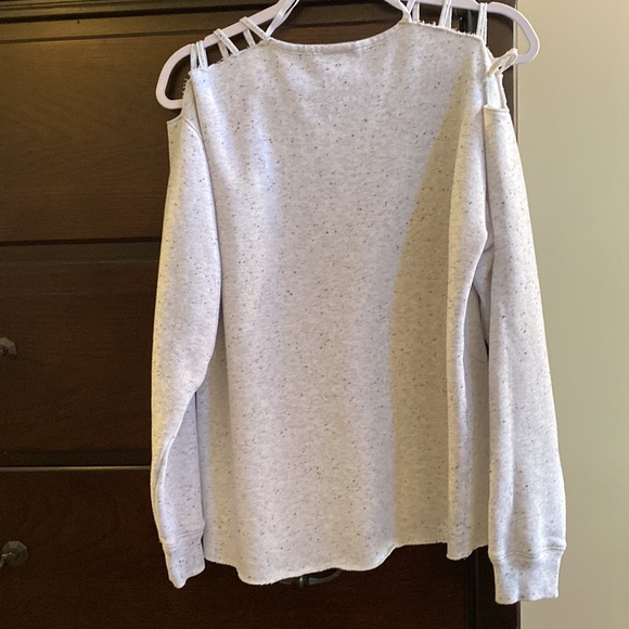 PINK shoulder cut out!!! So freaking adorable. - Picture 7 of 7